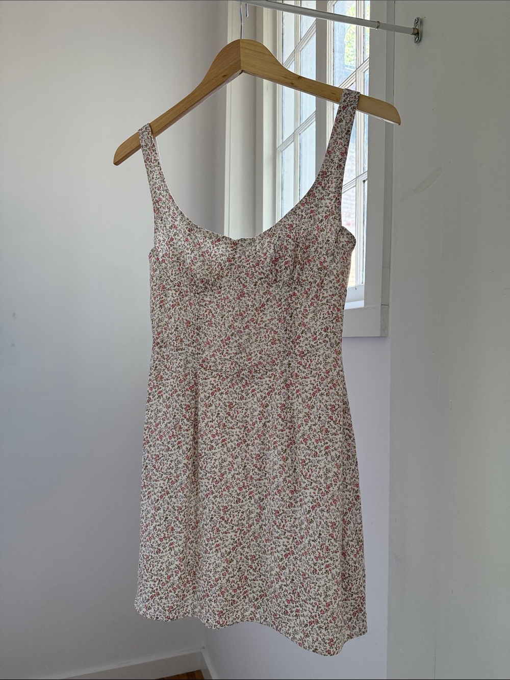 Floral Scoop Neck Mini Dress in Cream and Pink